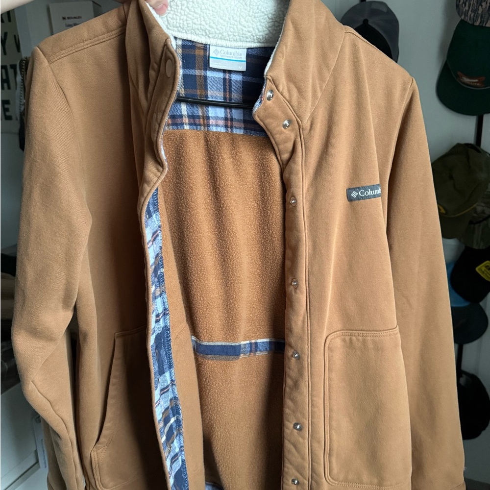 Columbia Women’s Tan Hooded Shirt Jacket - Picture 3 of 7
